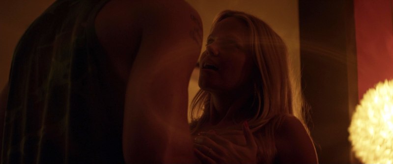 Голая грудь Марсей Монро супер Майк