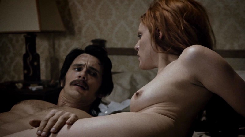 Голая Амбер Макс колет