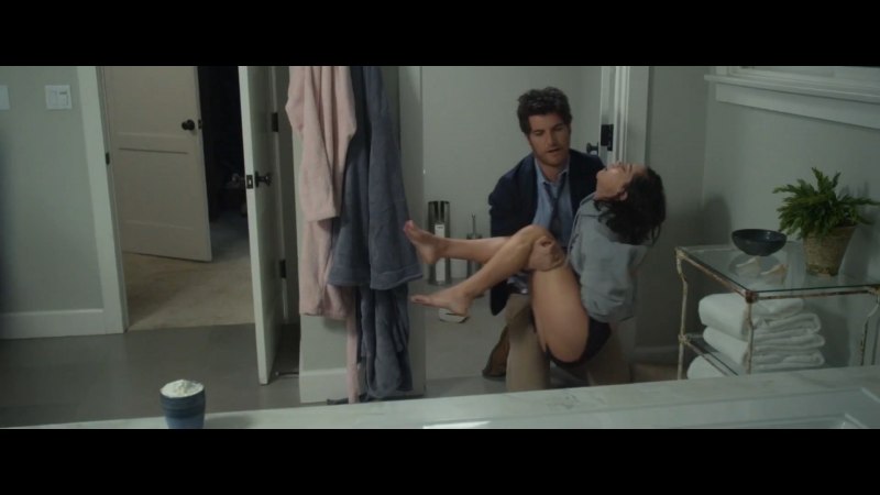 Роза Салазар постельная сцена