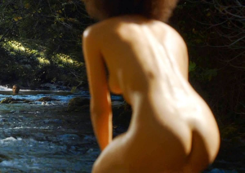 Натали Эммануэль попка