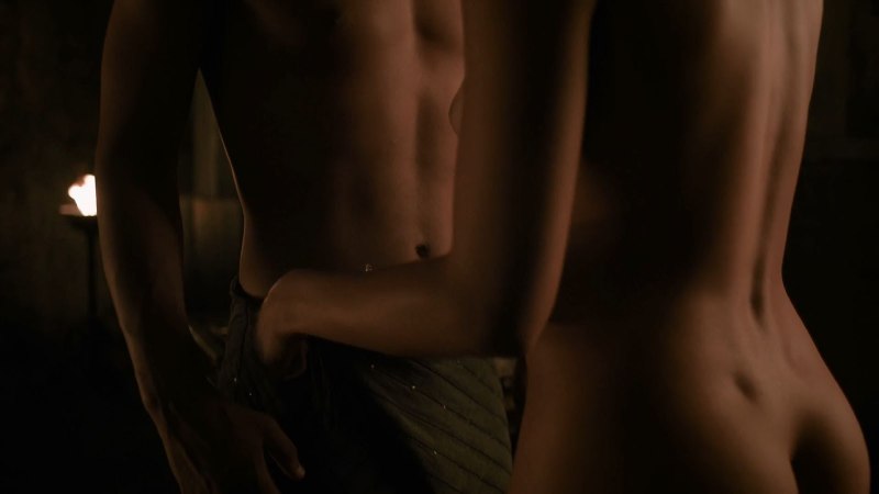 Натали Эммануэль голая