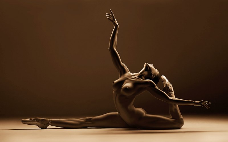 Голые молодые гимнастки