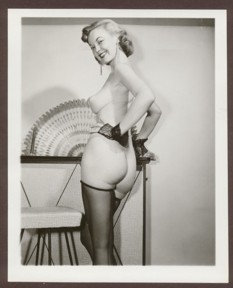 Красивые голые женщины ретро