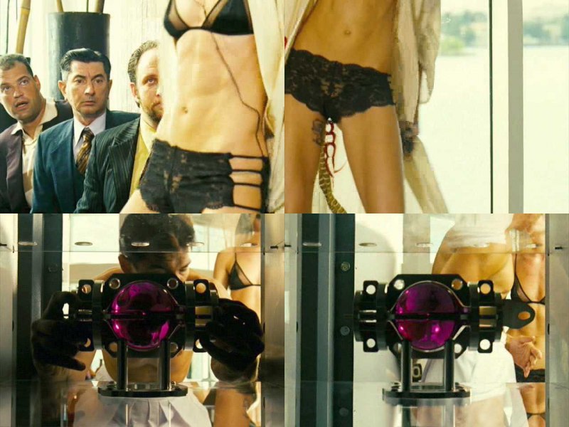 Кейт Наута в купальнике