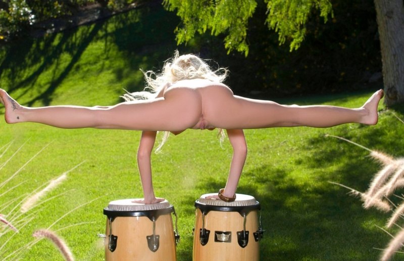 Смешные приколы голых женщин