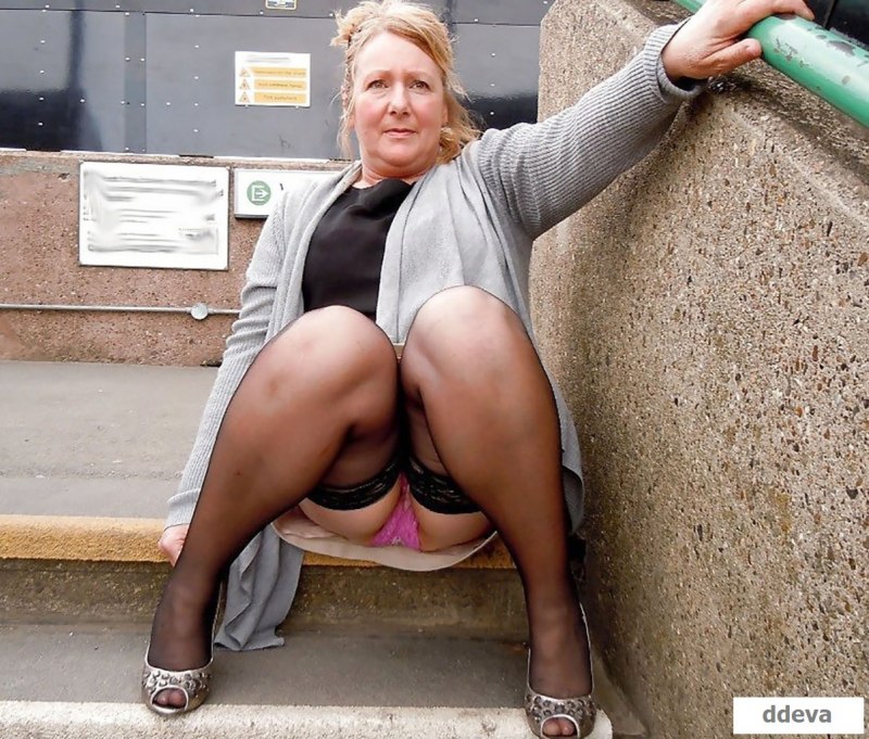 Жена без трусов частное