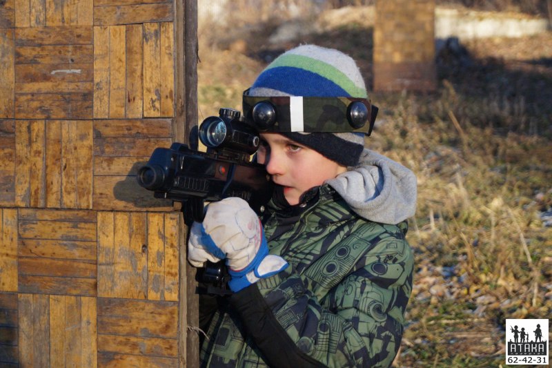 Посмотреть лазертаг в Прудке лагере