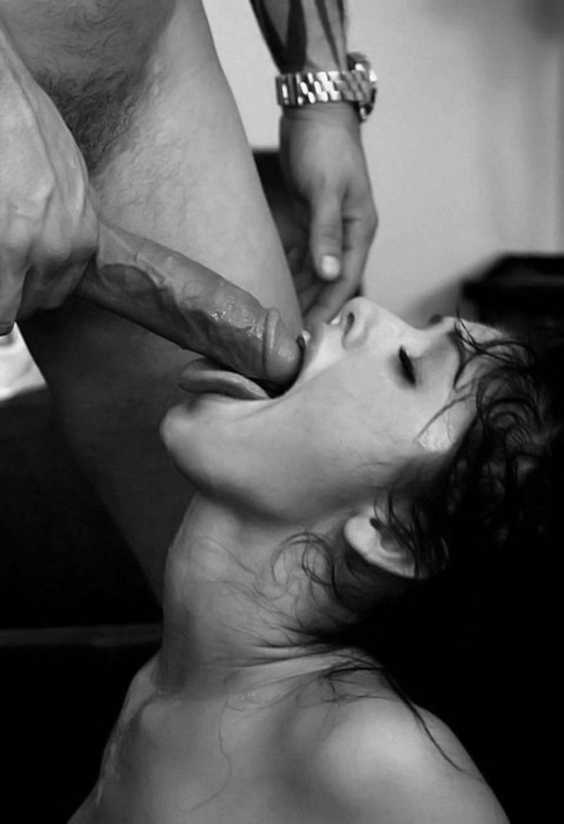 Teen kneeling sucking раздвинув ноги