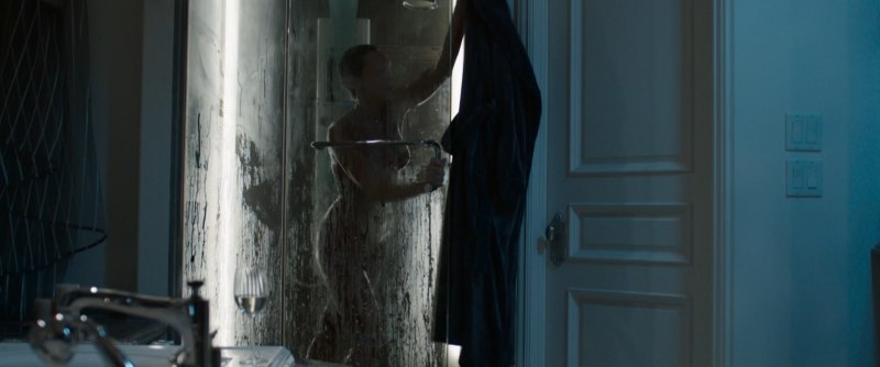 За облаками – Софи Марсо голая