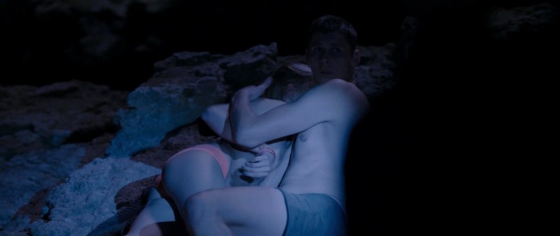 Александра Бортич в фильме Викинг постельные сцены