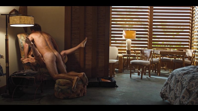 Коби Смолдерс эро в чулках