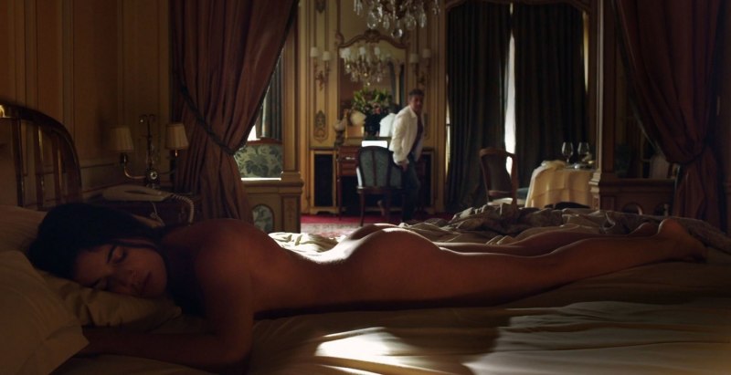 Адриана Угарте топлесс