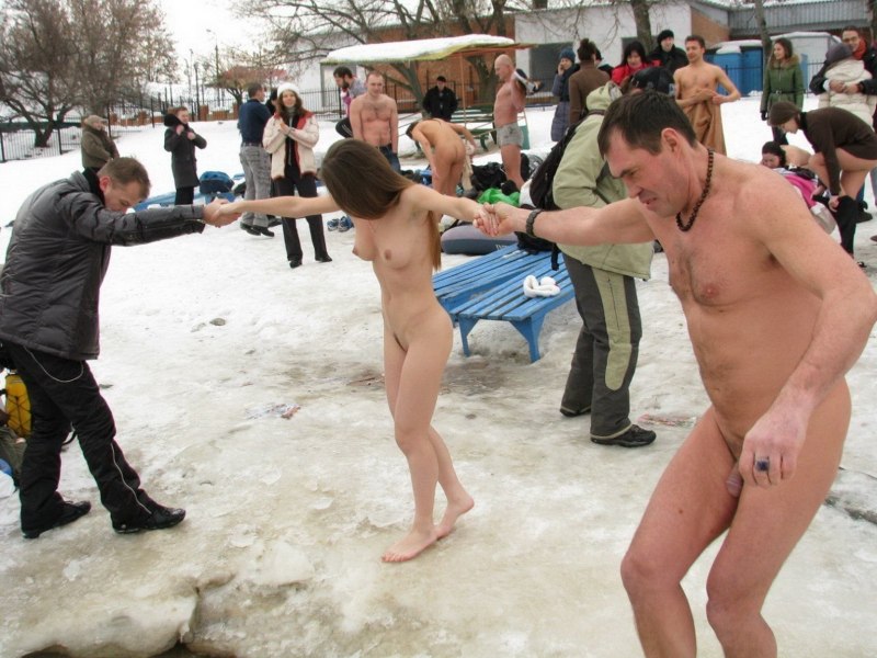 Анастасия Сальченко,морж-нудист