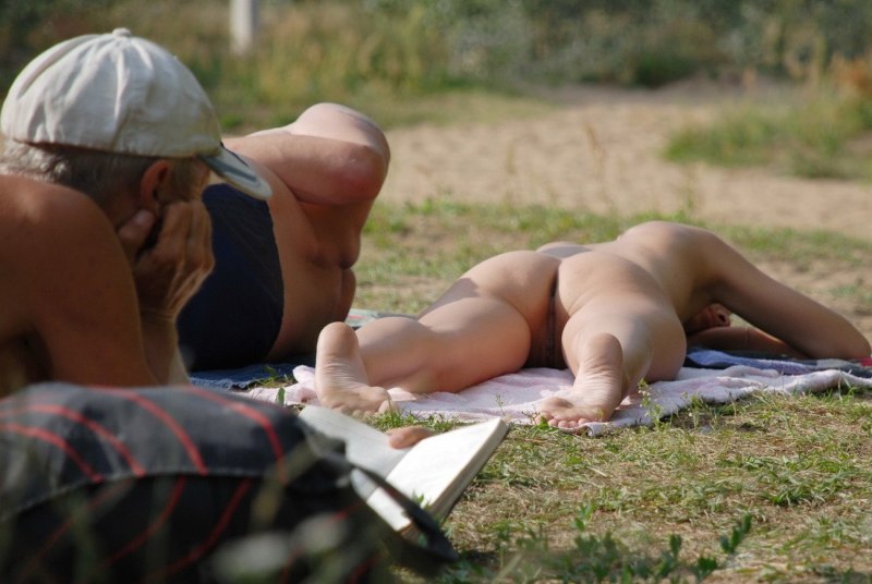 Нудистки подглядывание