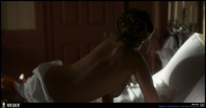 Голая Элис Ив в страв треке