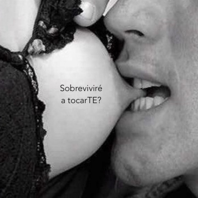 Прикусывает соски