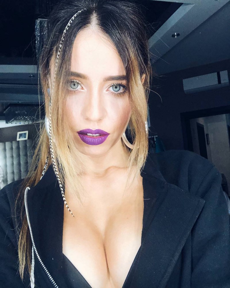 Надя Дорофеева горячке