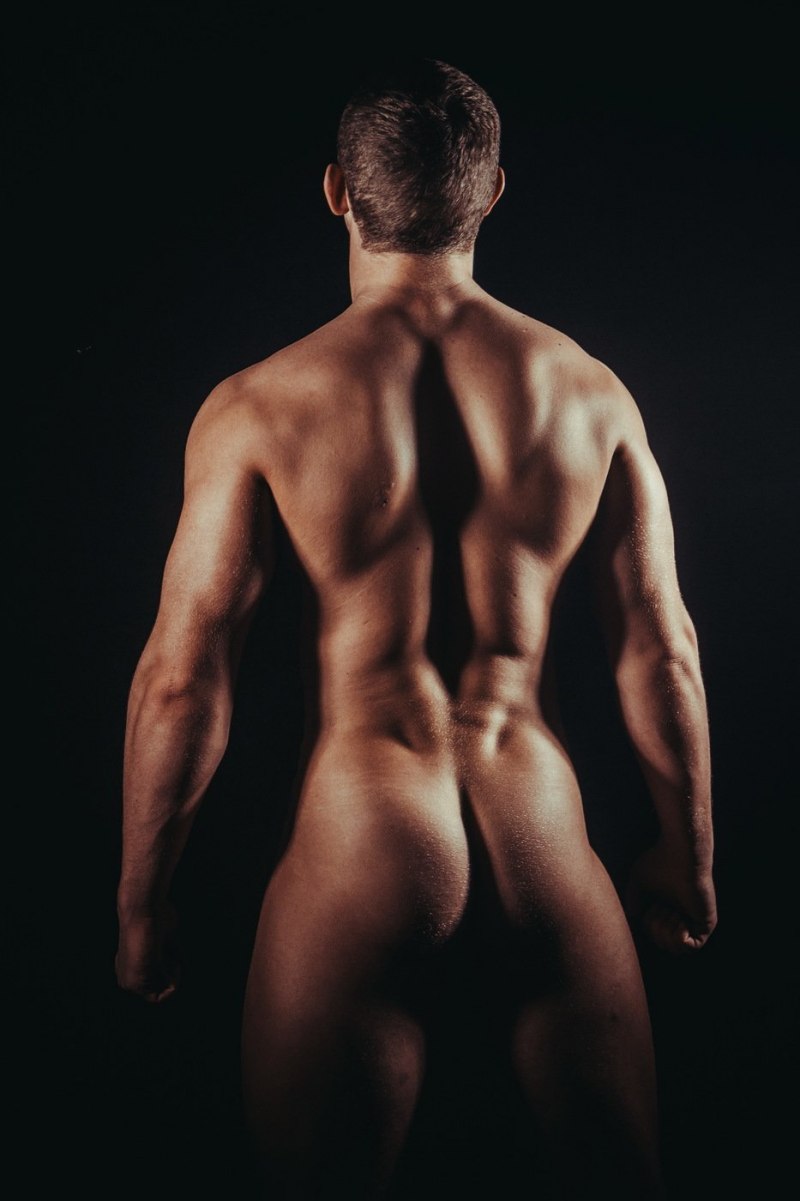 Красивые голые попы парней