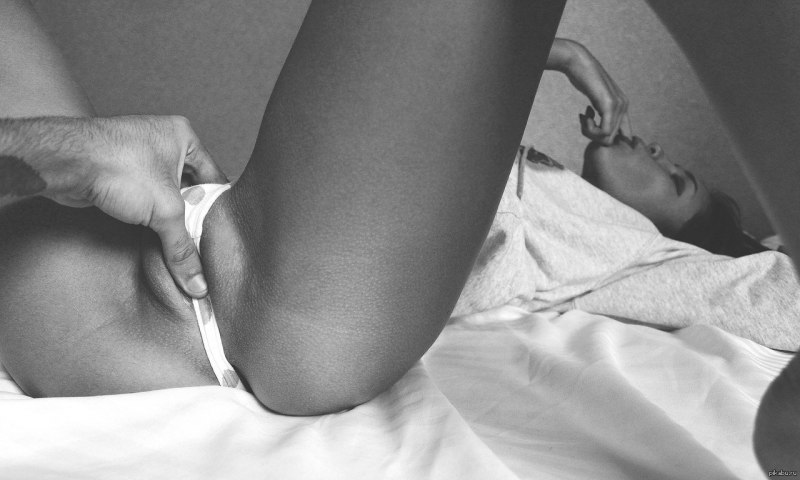 Девушка ласкает член парня в трусах