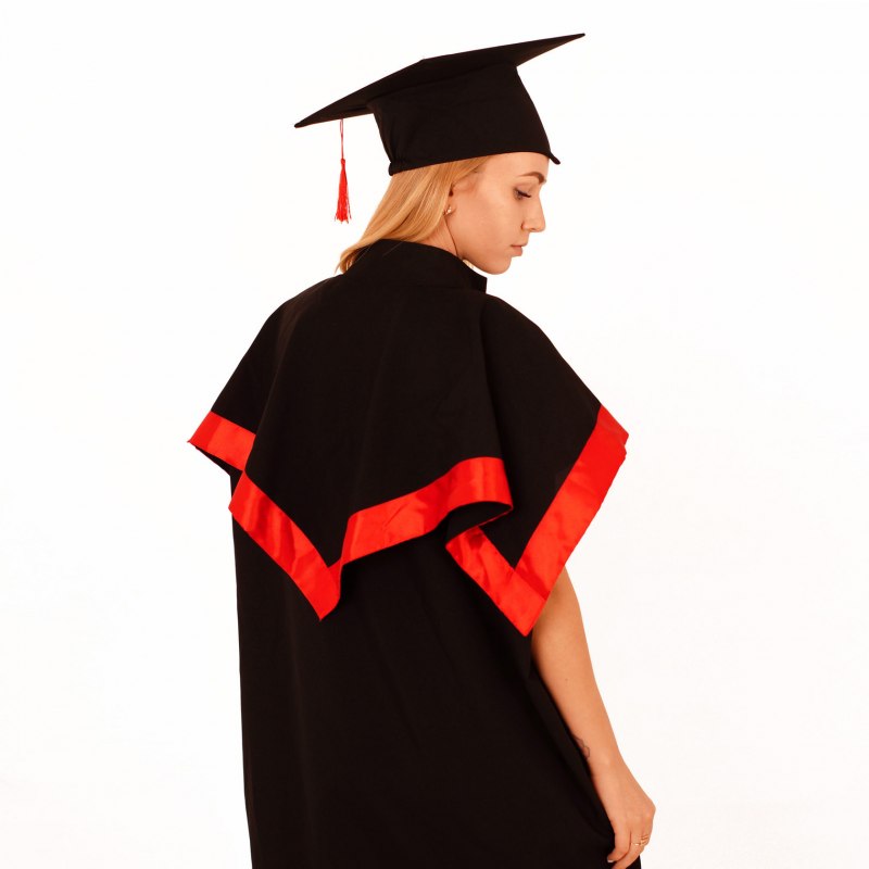 Белая мантия выпускника