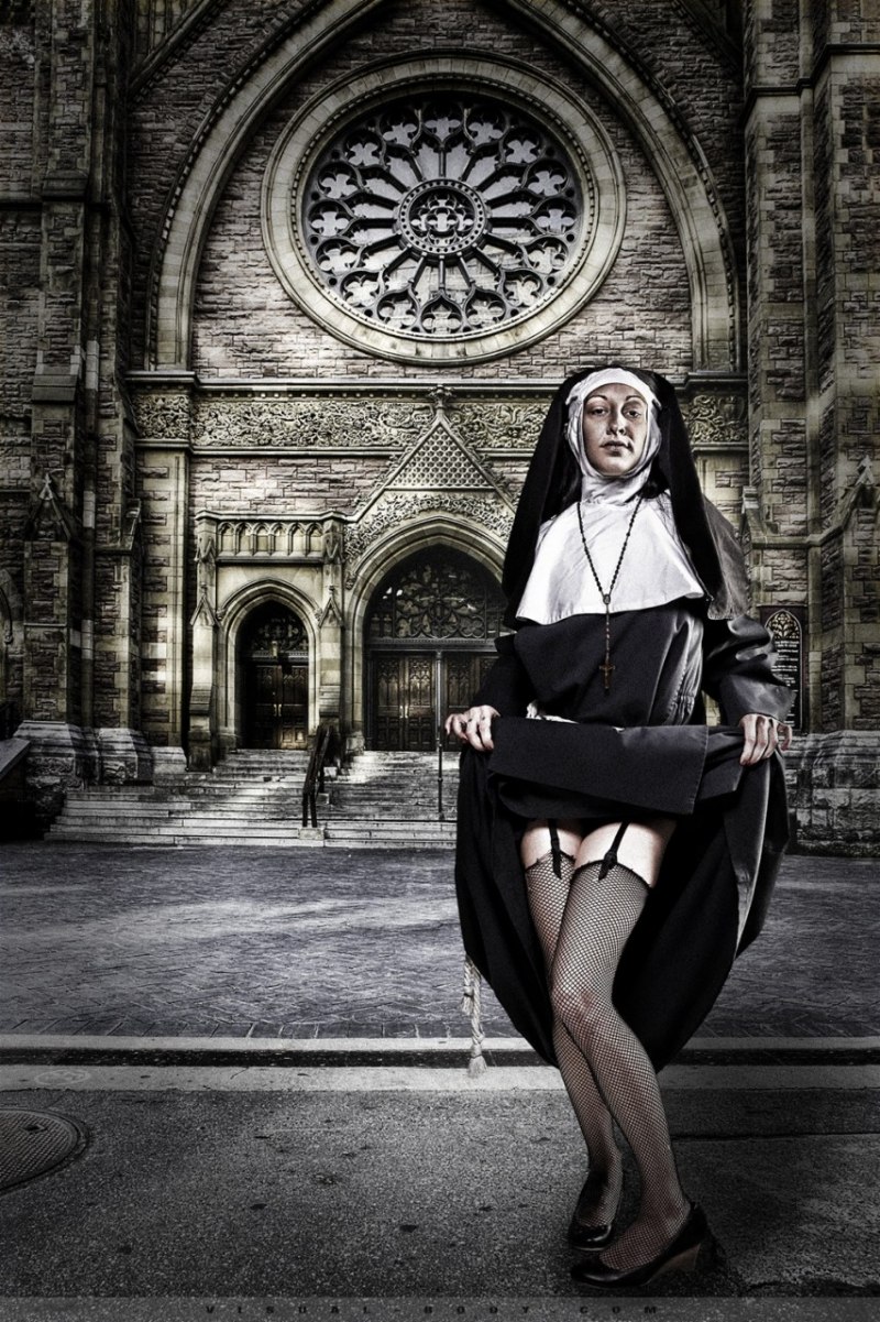 Мантии с золотыми воротниками