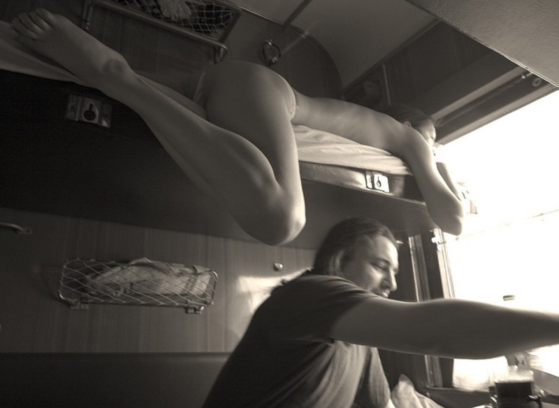 Эротичные девушки в поезде