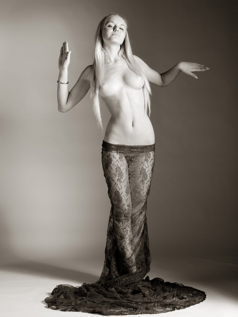 Голая Юлия Мельникова дело чести