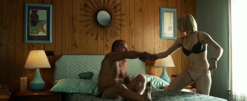 Джои Линн Кинг в купальнике