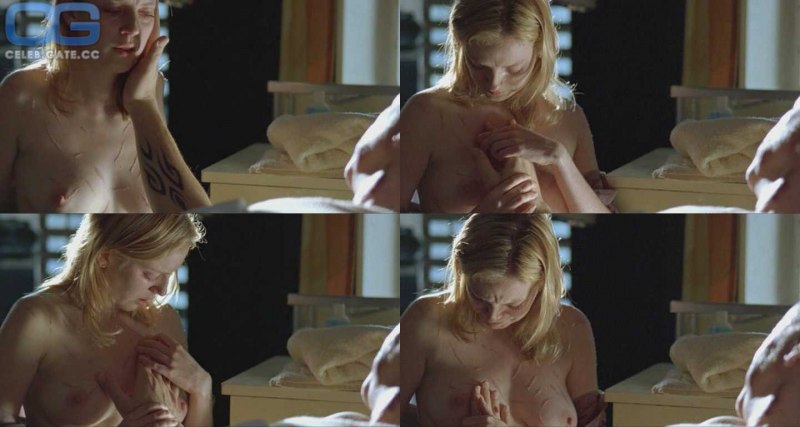 Сара Джонс грудь