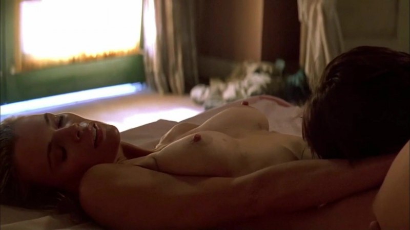 Ким Бэсинджер стриптиз