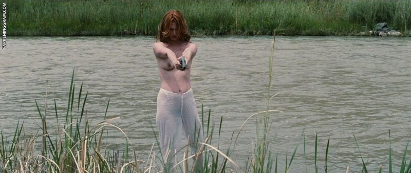 Дженьюари Джонс фото голая