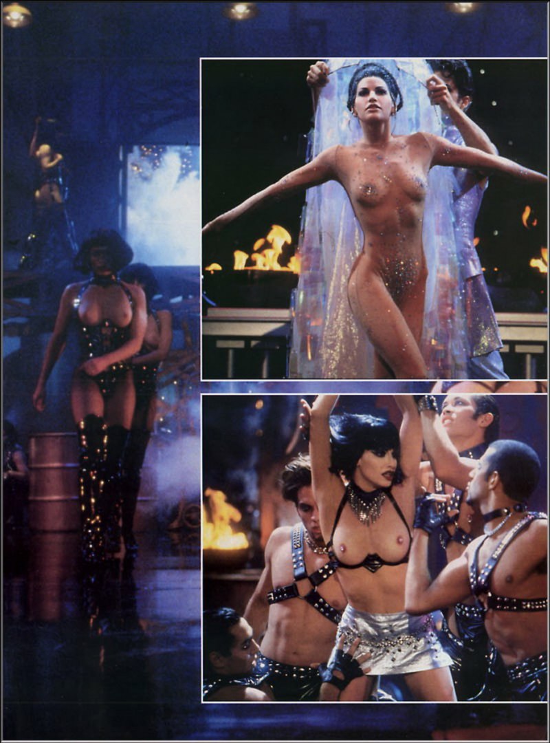 Элизабет Беркли голая в кино