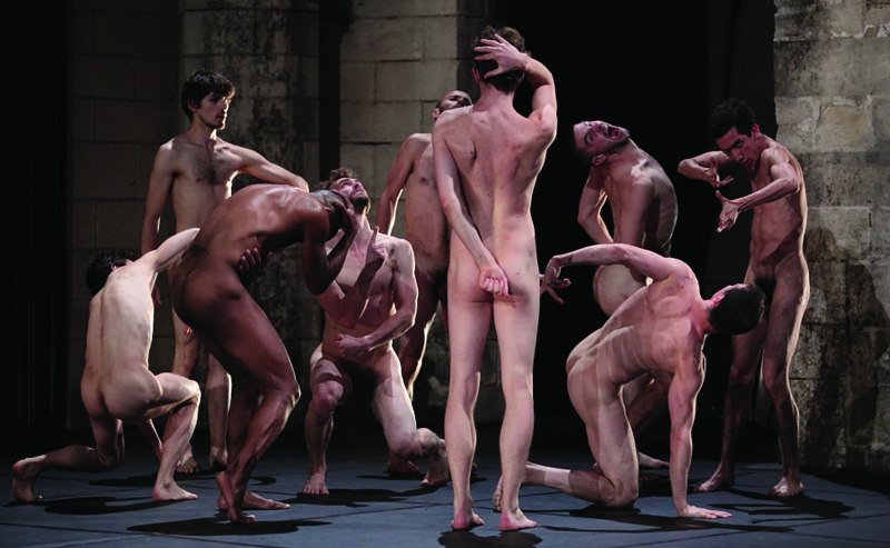 Мужская обнаженка в театре