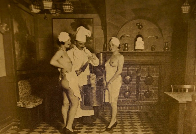 Девушки публичного дома ню