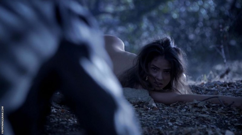 Голая Шелли Хенниг голая