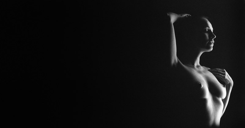 Красивое черно белое ню