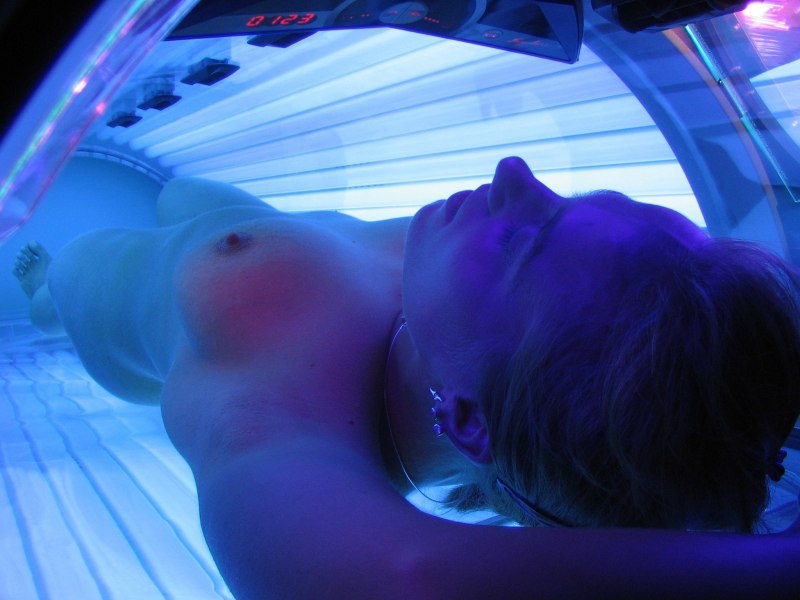 Девушки в солярии голышом