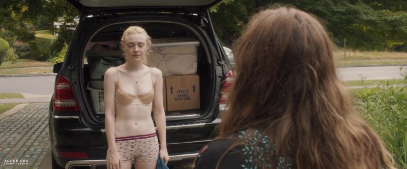 Элизабет Олсен эротические