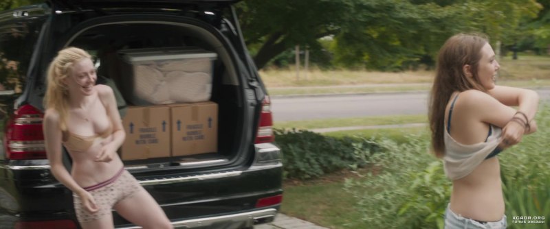 Элизабет Олсен +18 сиськи