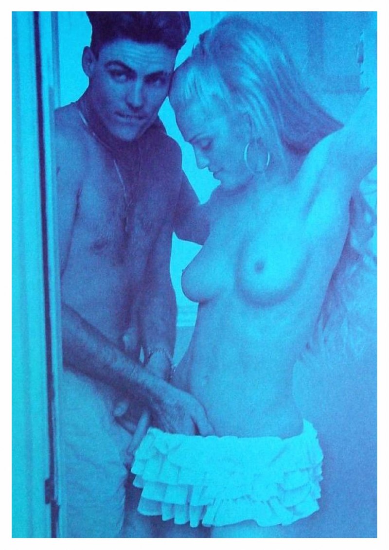 Стивеном Мейзелом голая Мадонна