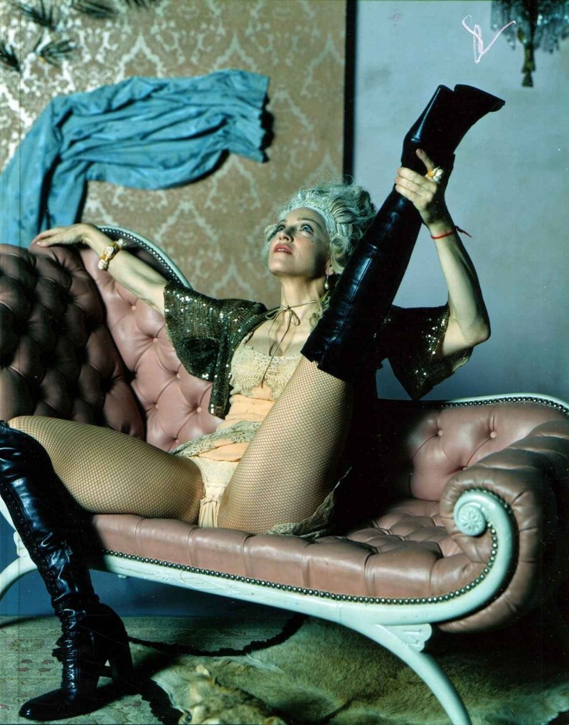 Стивеном Мейзелом голая Мадонна