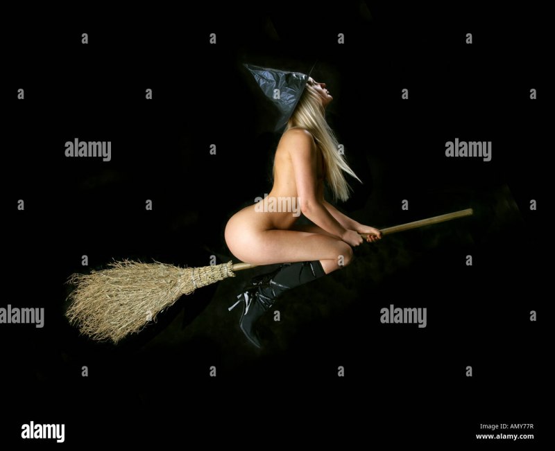 Naked Witch Flies on a Broomstick sex Art