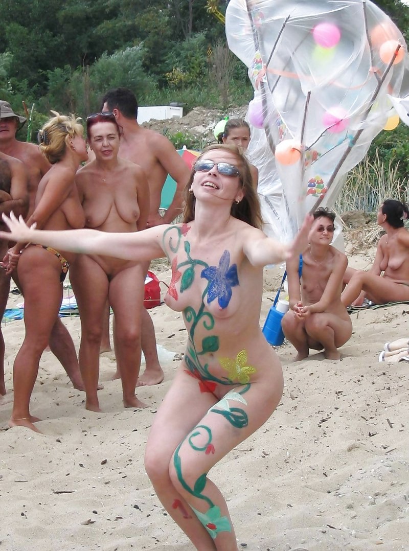 Праздник нудизма