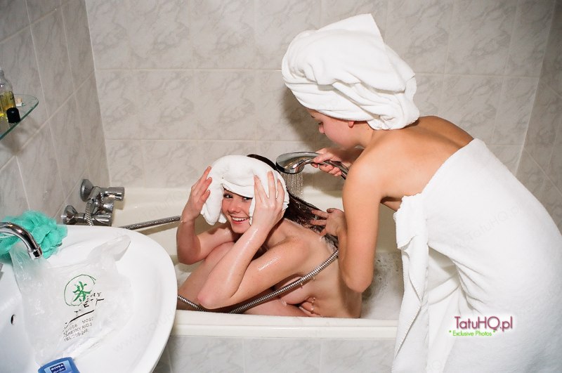 Катин в ванной