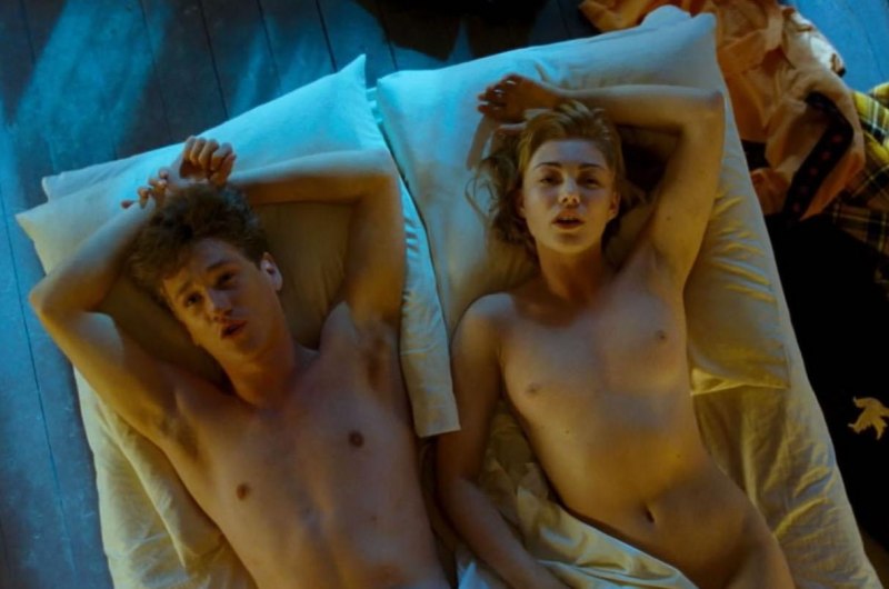 Голая Оксана Акиньшина в фильме Стиляги