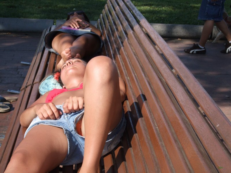 Сиськи на улице подсмотрел