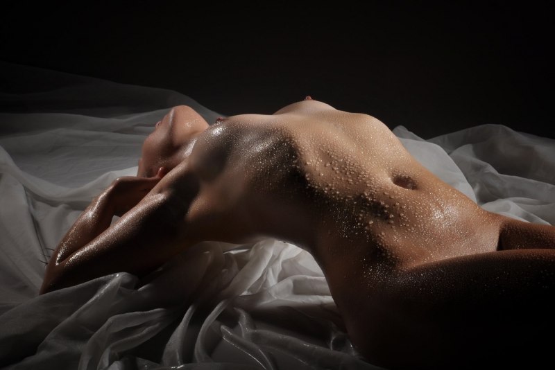 Красивые голые попки в постели