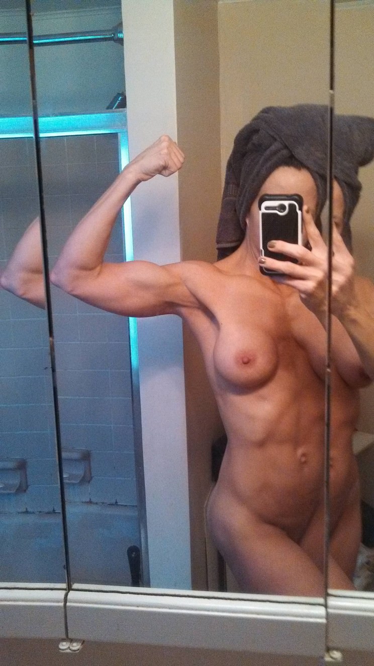 Фитнес девушки селфи ню