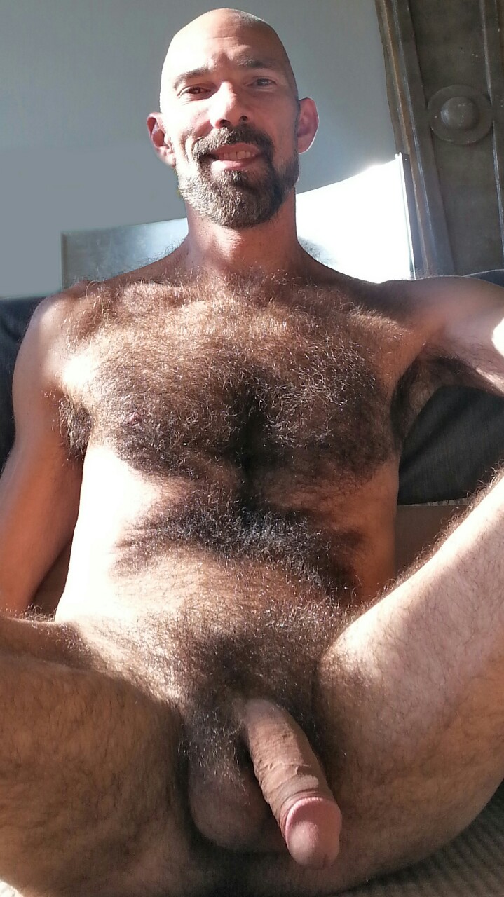 Голые зрелые мужчины волосатые
