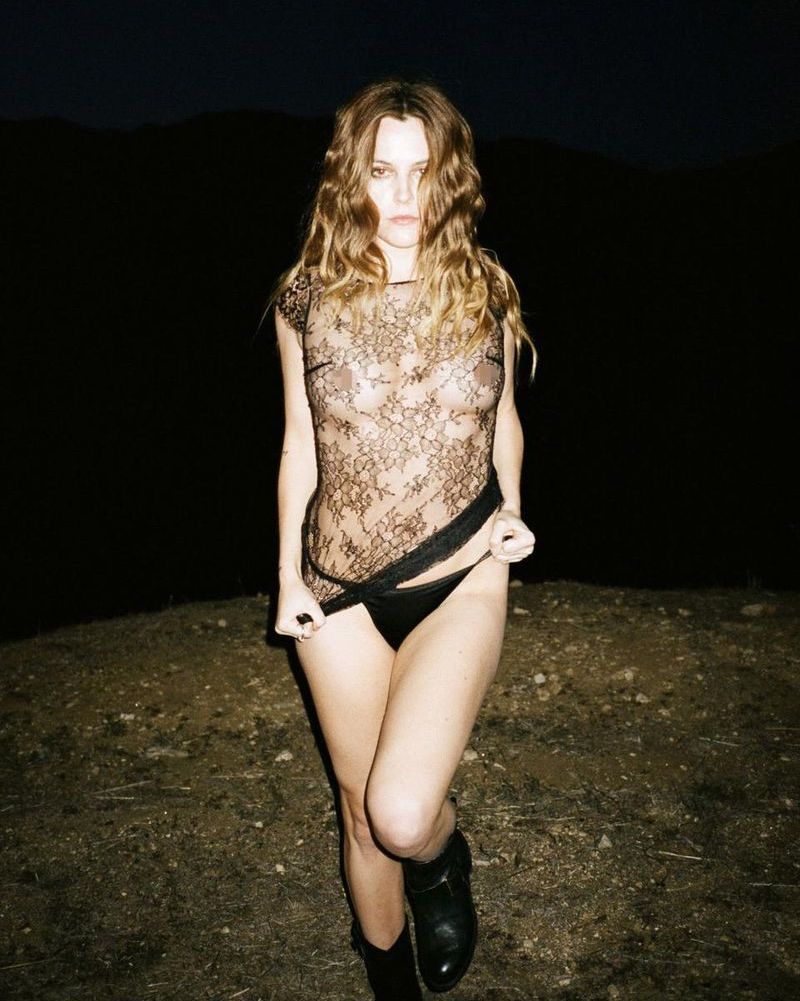 Райли Кио hot